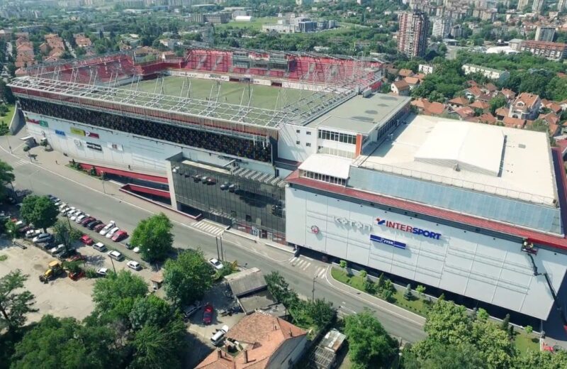 Ovaj tržni centar spaja sport, šoping i zajednicu, postajući urbano središte savremenog beogradskog života.